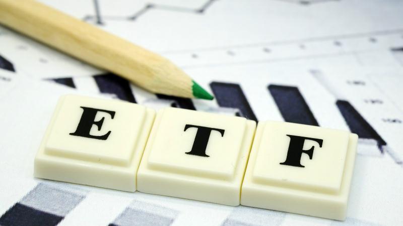 油气ETF狂飙不止?探秘这轮资本博弈的底层逻辑与操作指南 股票财经