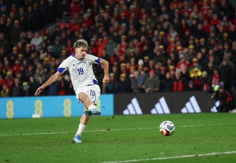  豪门博弈的隐秘逻辑：AC米兰为何执着于“刮彩票”式引援？ 体育新闻