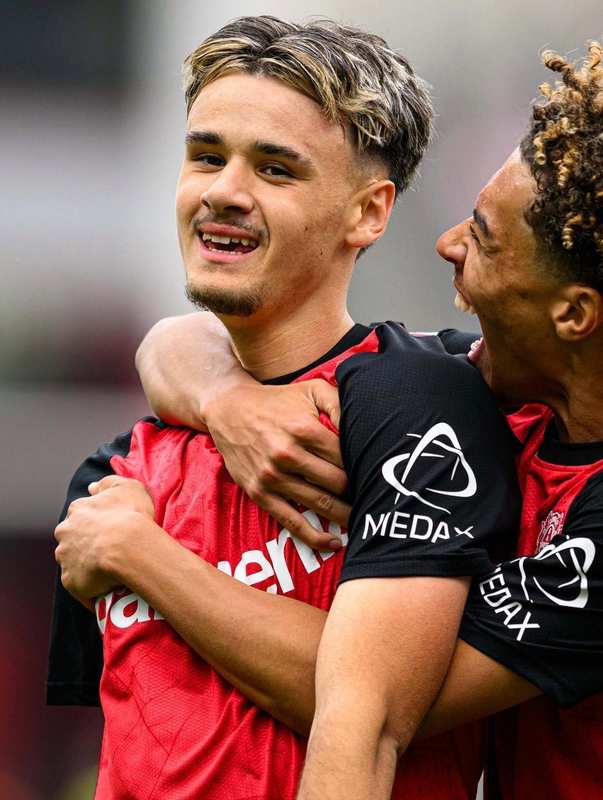  豪门博弈的隐秘逻辑：AC米兰为何执着于“刮彩票”式引援？ 体育新闻