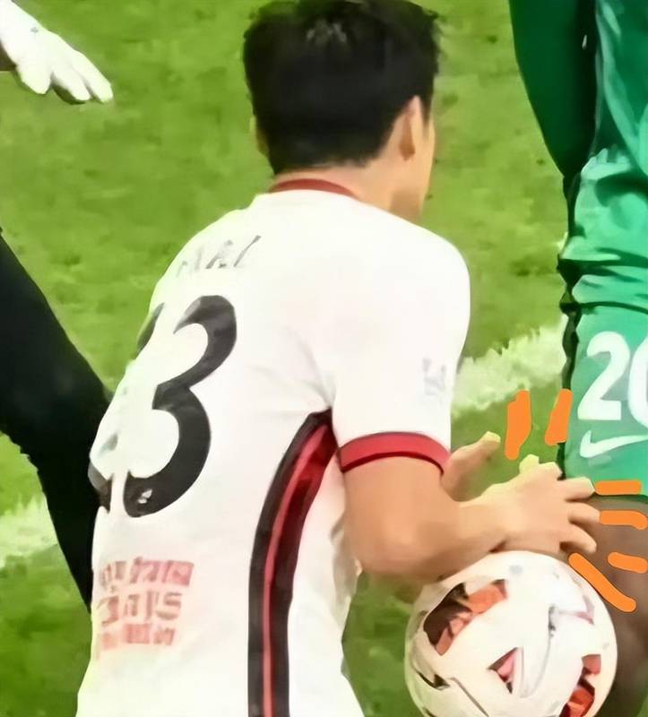  【技术复盘】VAR为何无法介入国安进球争议：转播机位死角与规则边界的技术解析 体育新闻